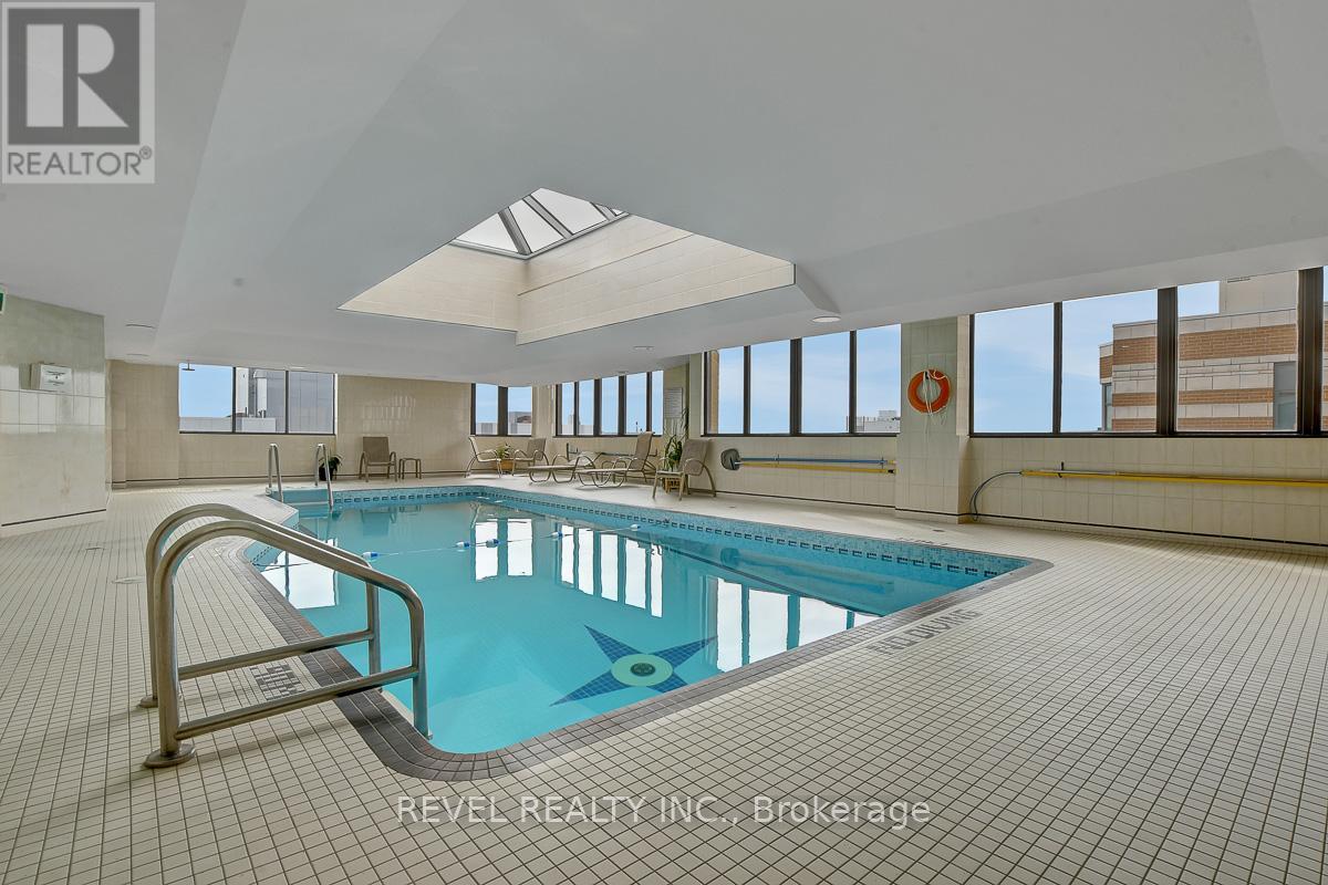 2101 - 556 LAURIER AVENUE W