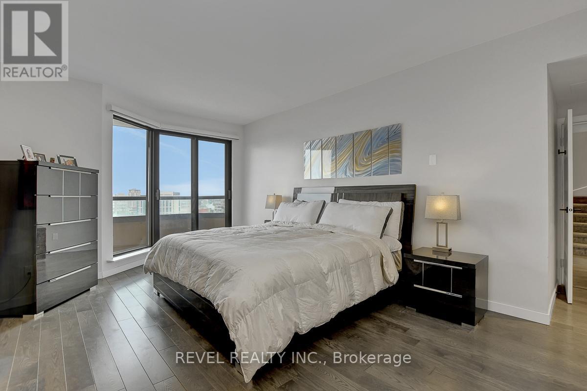 2101 - 556 LAURIER AVENUE W