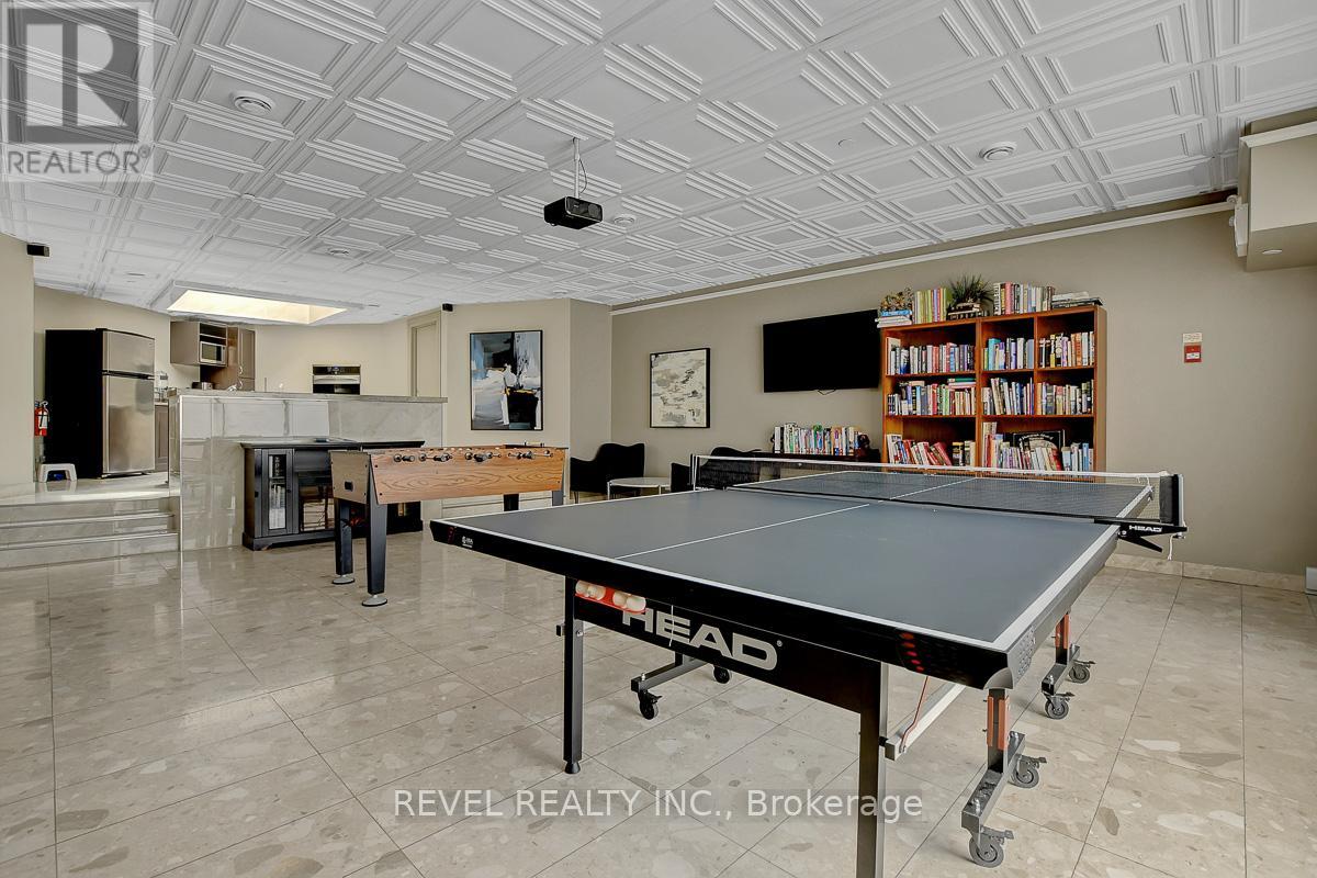 2101 - 556 LAURIER AVENUE W