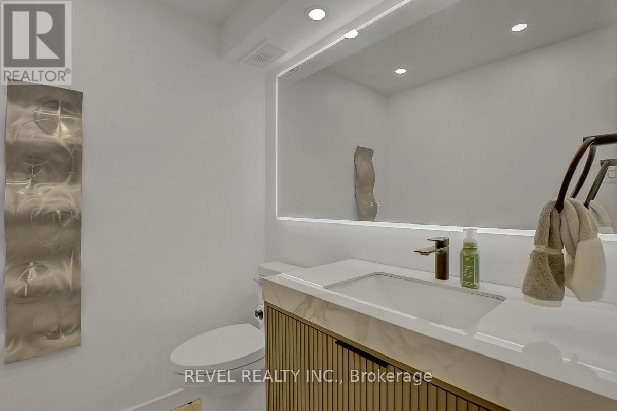 2101 - 556 LAURIER AVENUE W