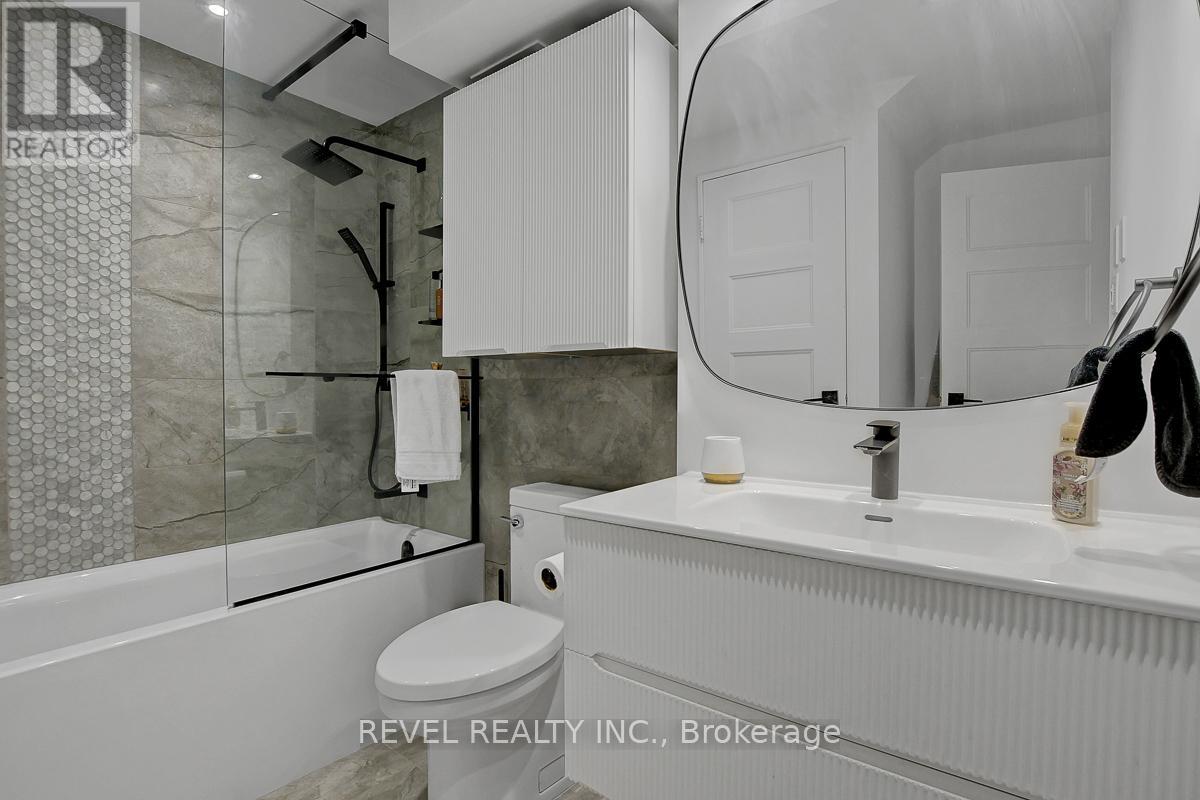 2101 - 556 LAURIER AVENUE W