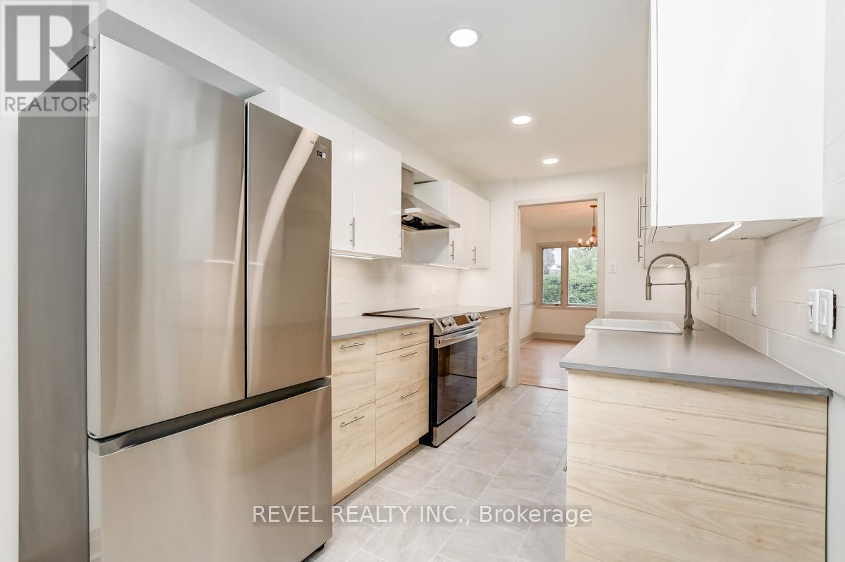 5 SANDHURST COURT
