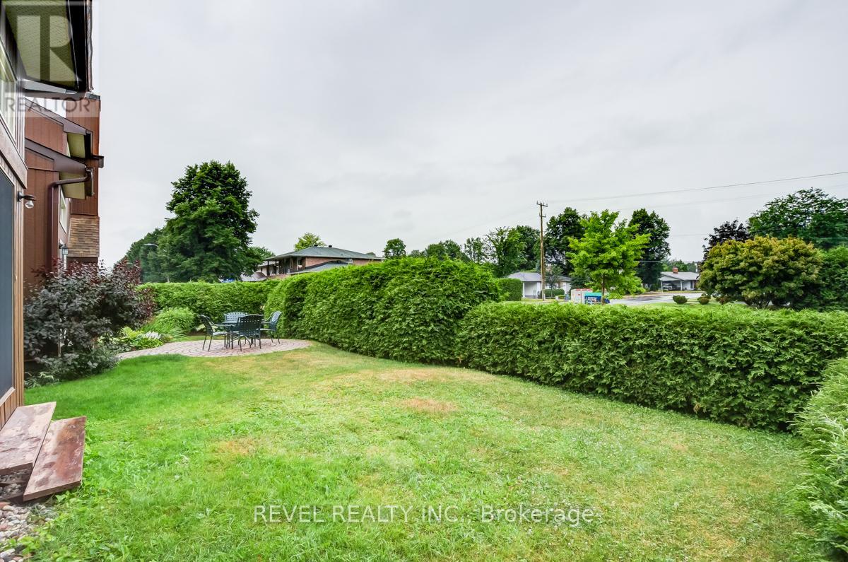 5 SANDHURST COURT