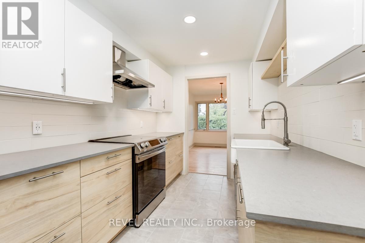 5 SANDHURST COURT