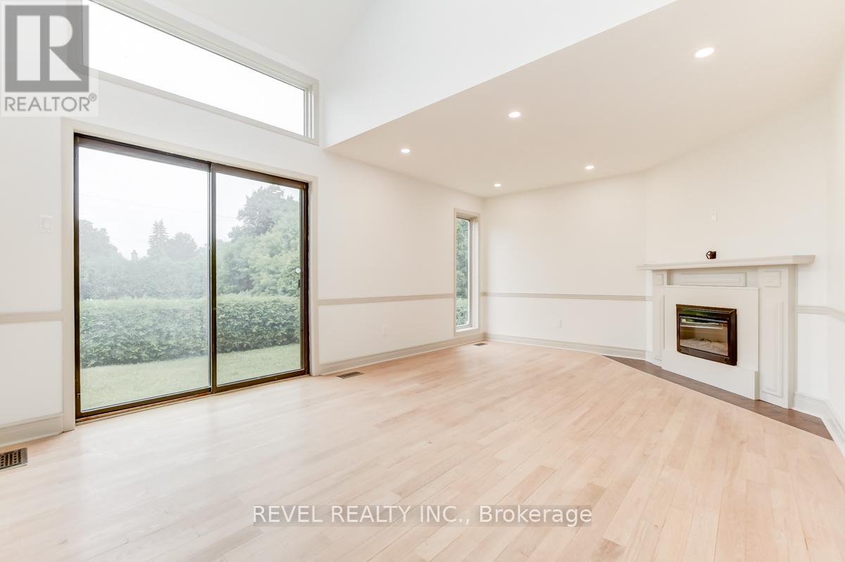 5 SANDHURST COURT