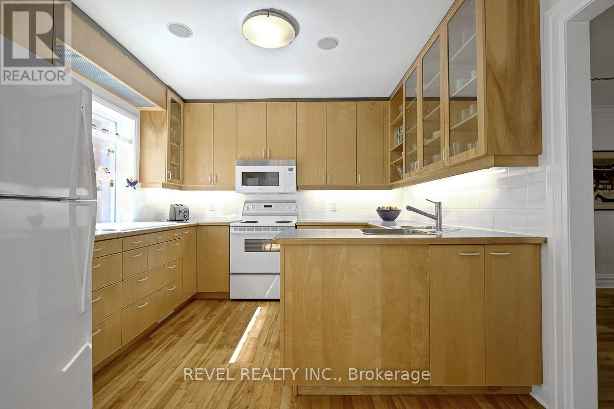 28 BROADWAY AVENUE