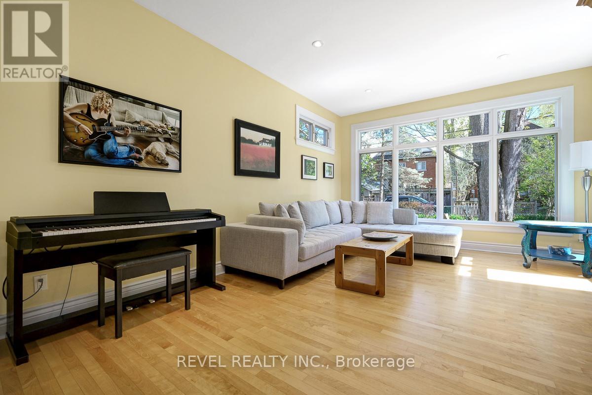 28 BROADWAY AVENUE