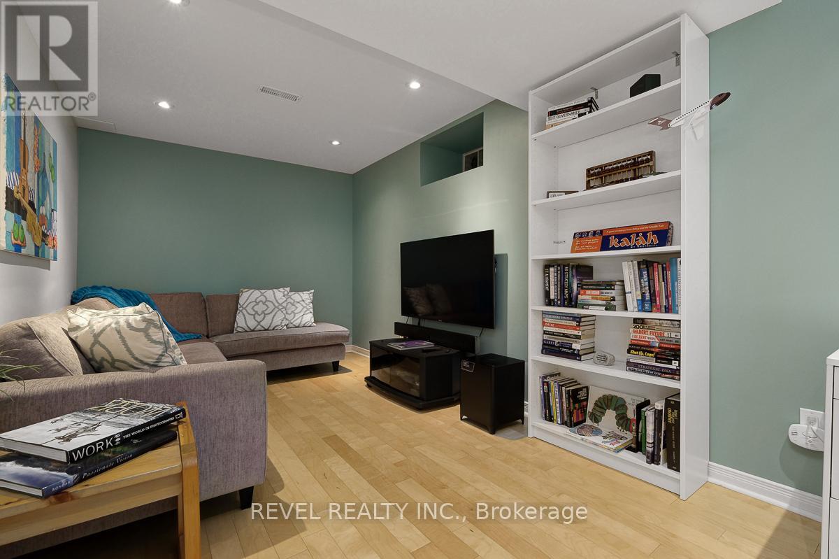 28 BROADWAY AVENUE