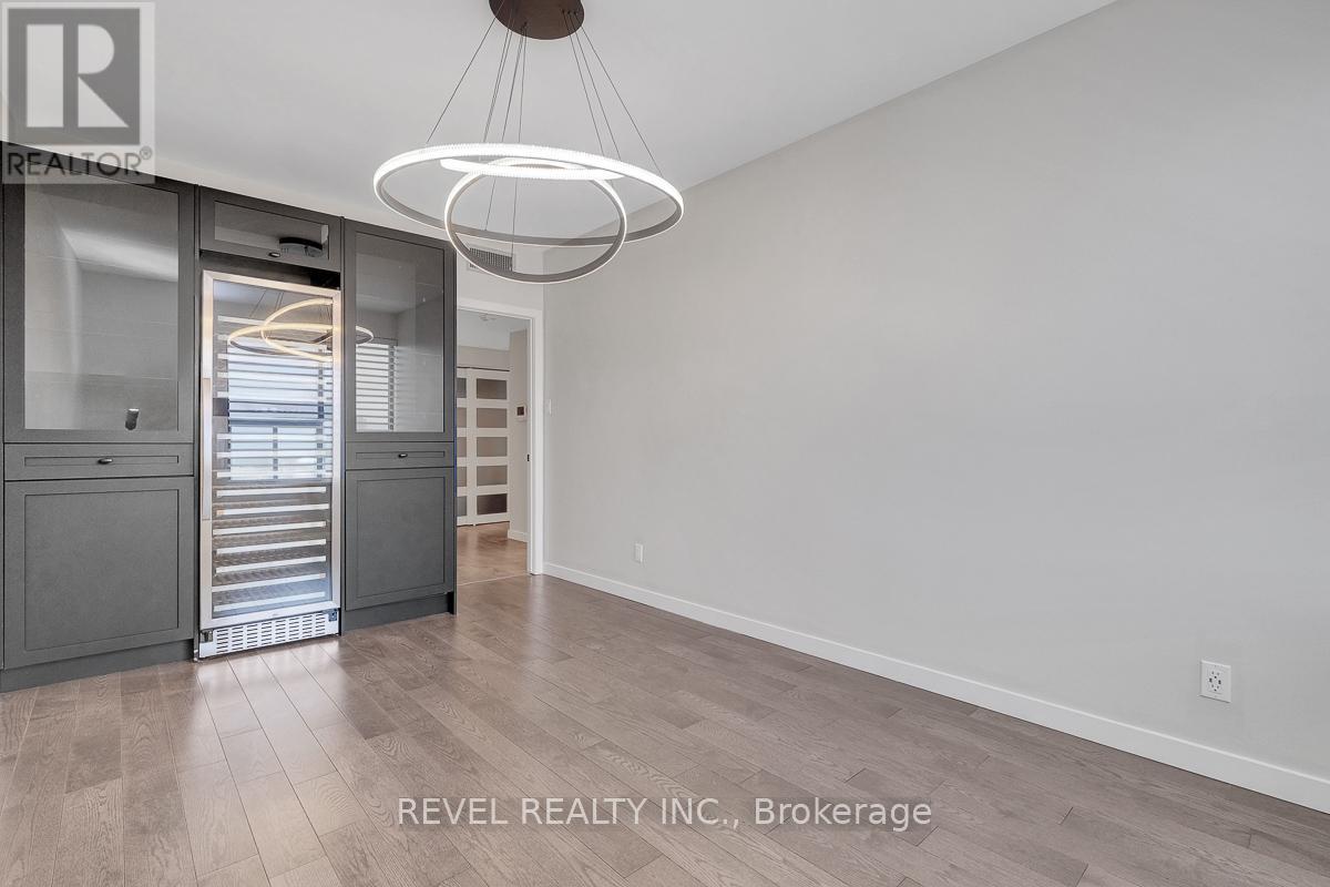 2101 - 556 LAURIER AVENUE W