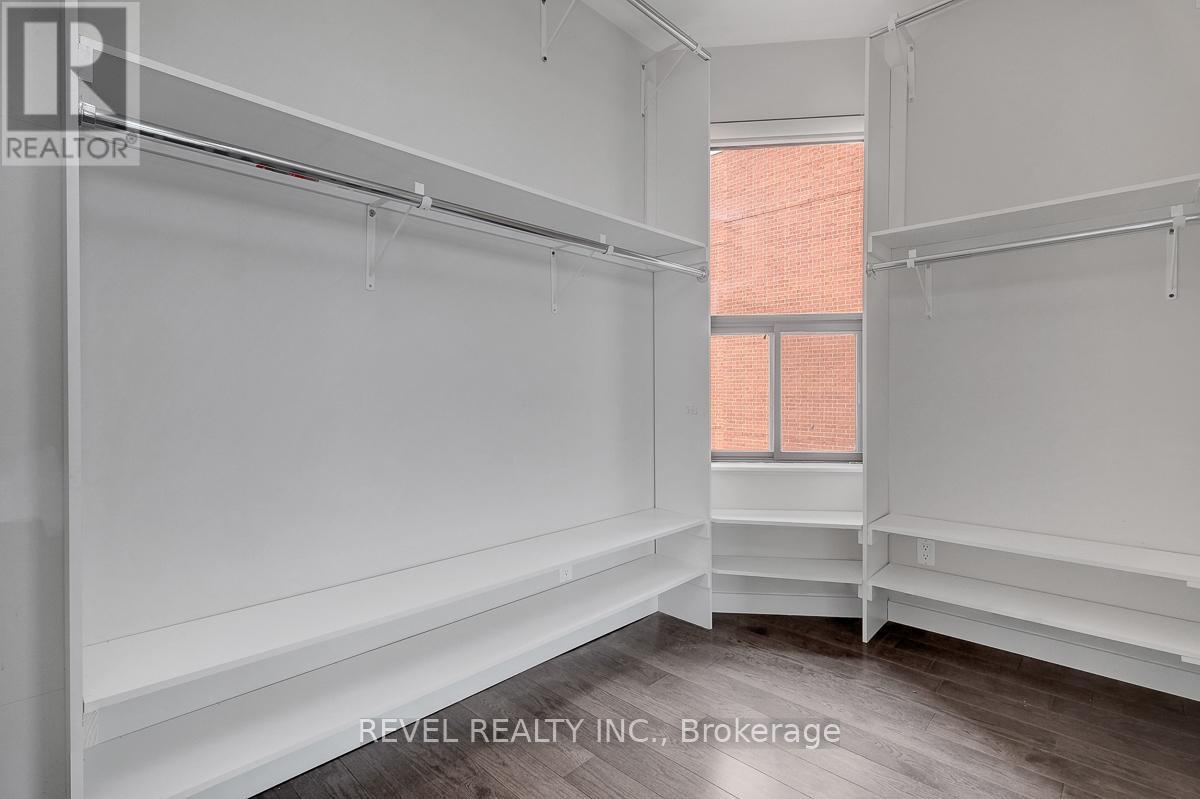 2101 - 556 LAURIER AVENUE W