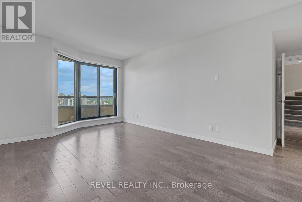 2101 - 556 LAURIER AVENUE W