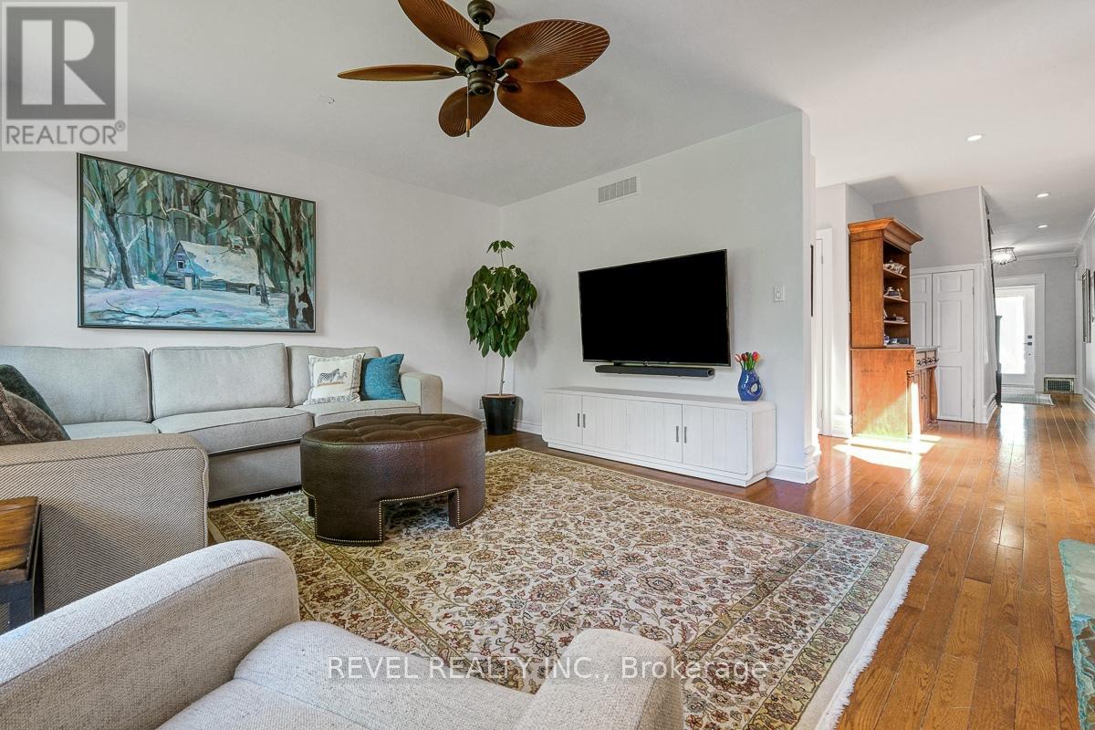 381 THIRD AVENUE