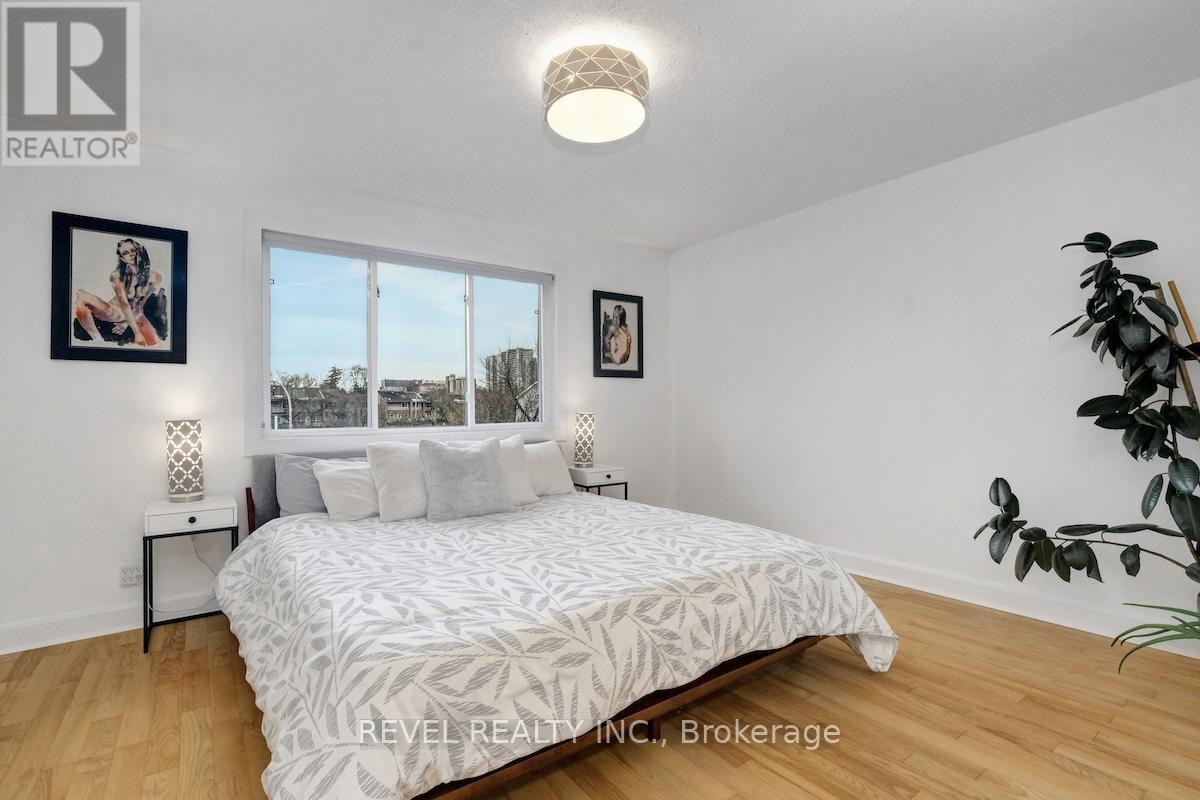 327 ST ANDREW STREET