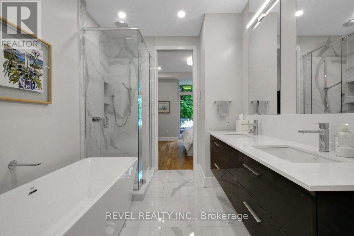 103 - 372 QUEEN ELIZABETH DRIVE