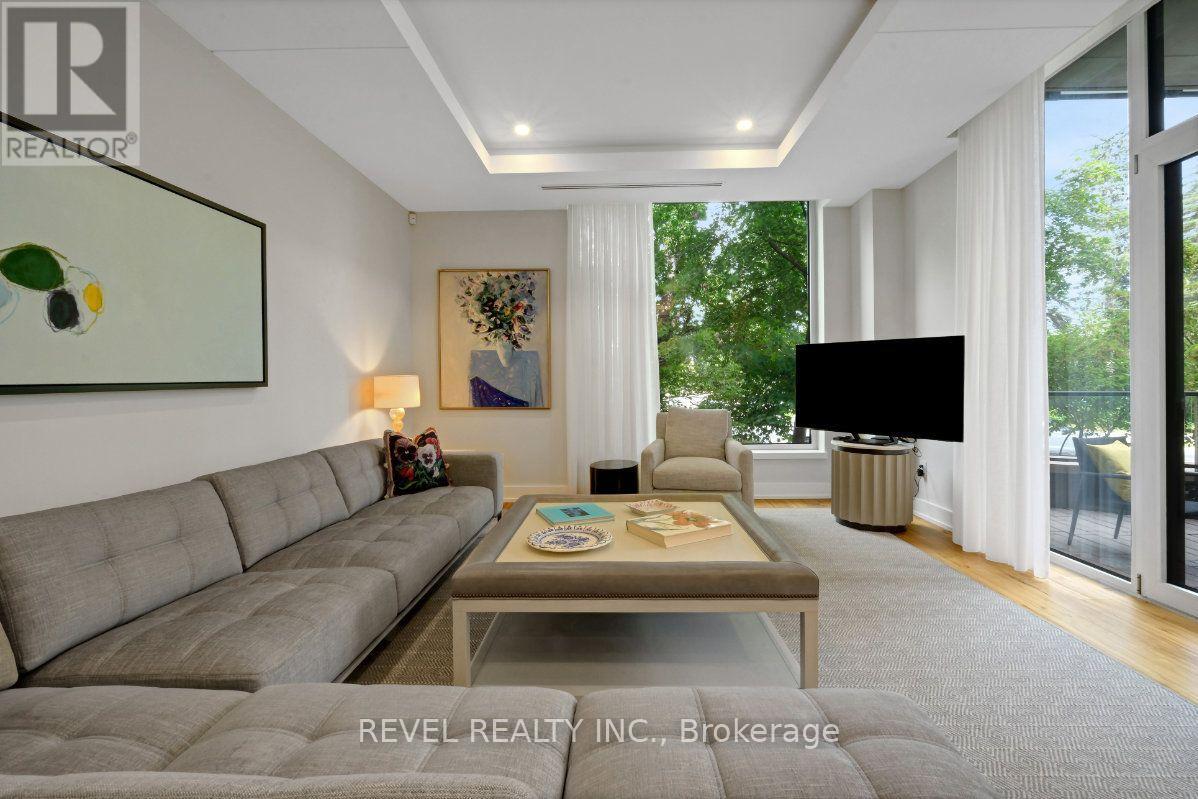 103 - 372 QUEEN ELIZABETH DRIVE