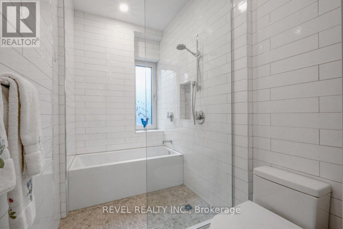 103 - 372 QUEEN ELIZABETH DRIVE