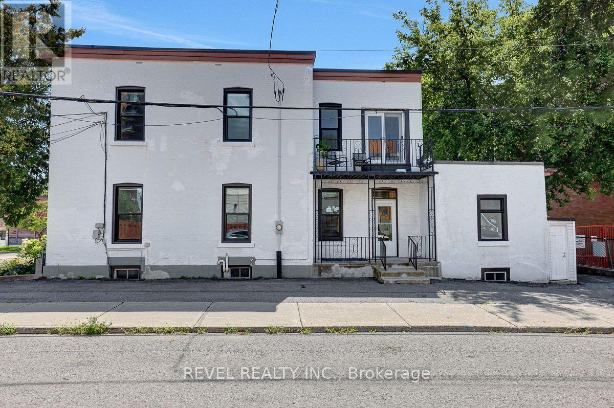 52 LEBRETON STREET N