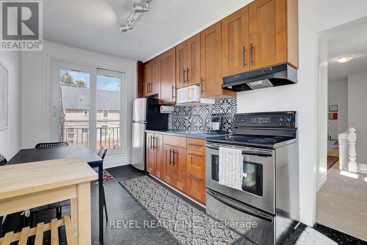 52 LEBRETON STREET N