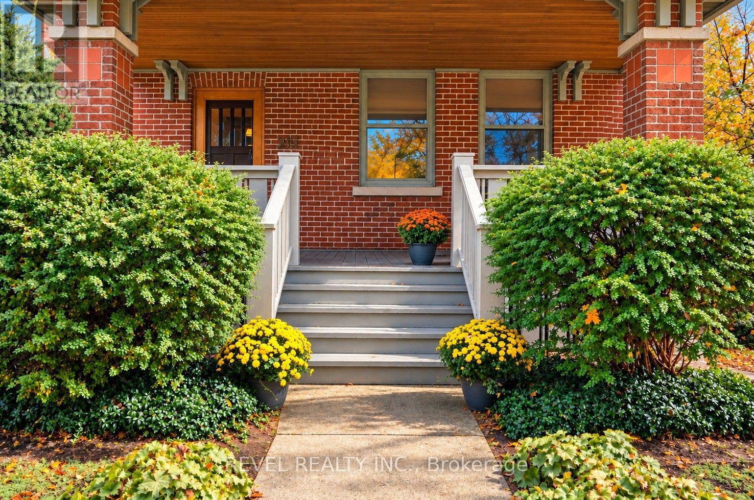204 CLEMOW AVENUE