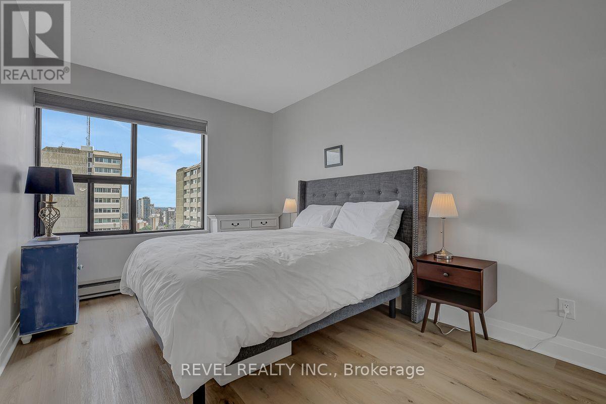 2003 - 556 LAURIER AVENUE W Unit: 2003