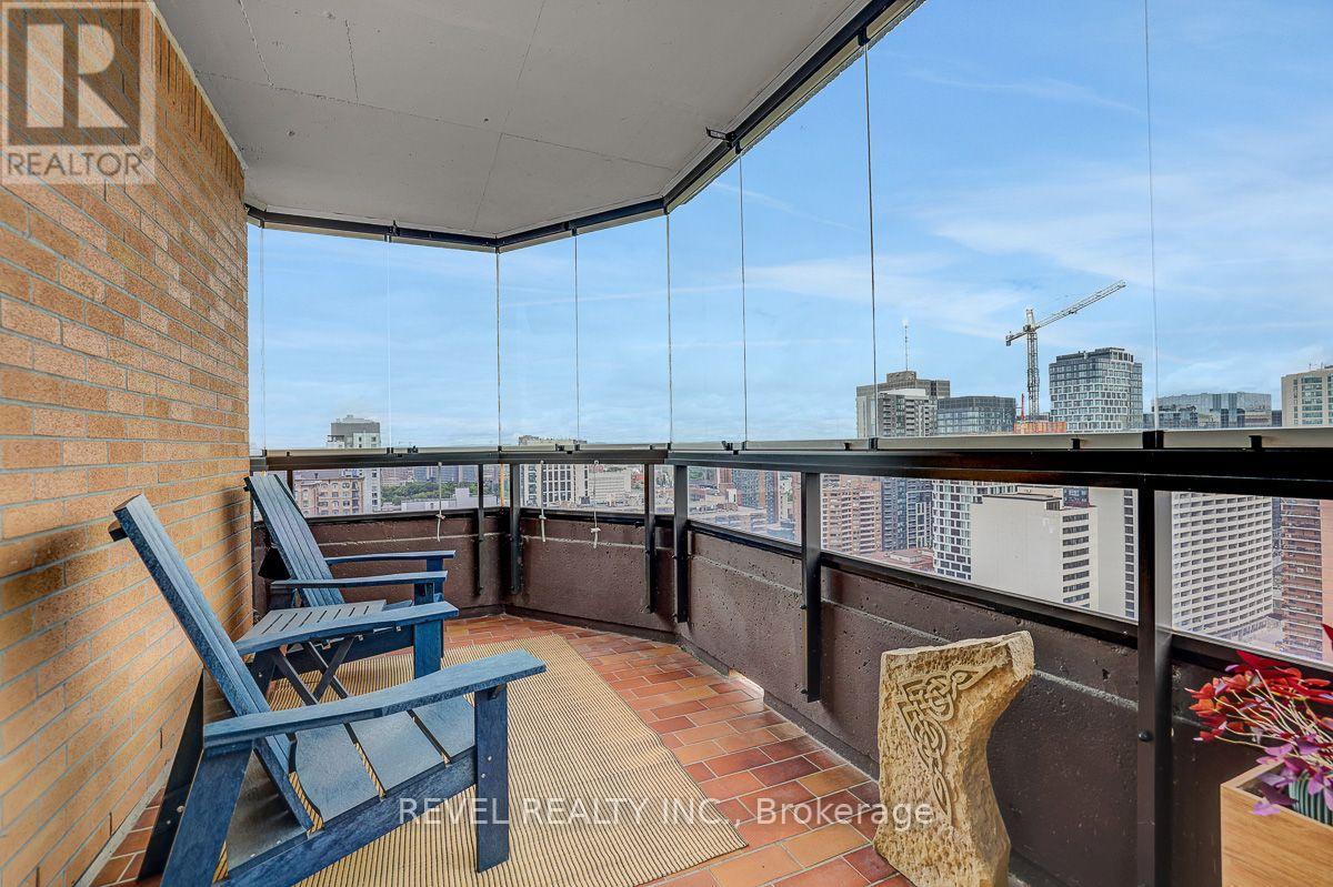 2003 - 556 LAURIER AVENUE W Unit: 2003