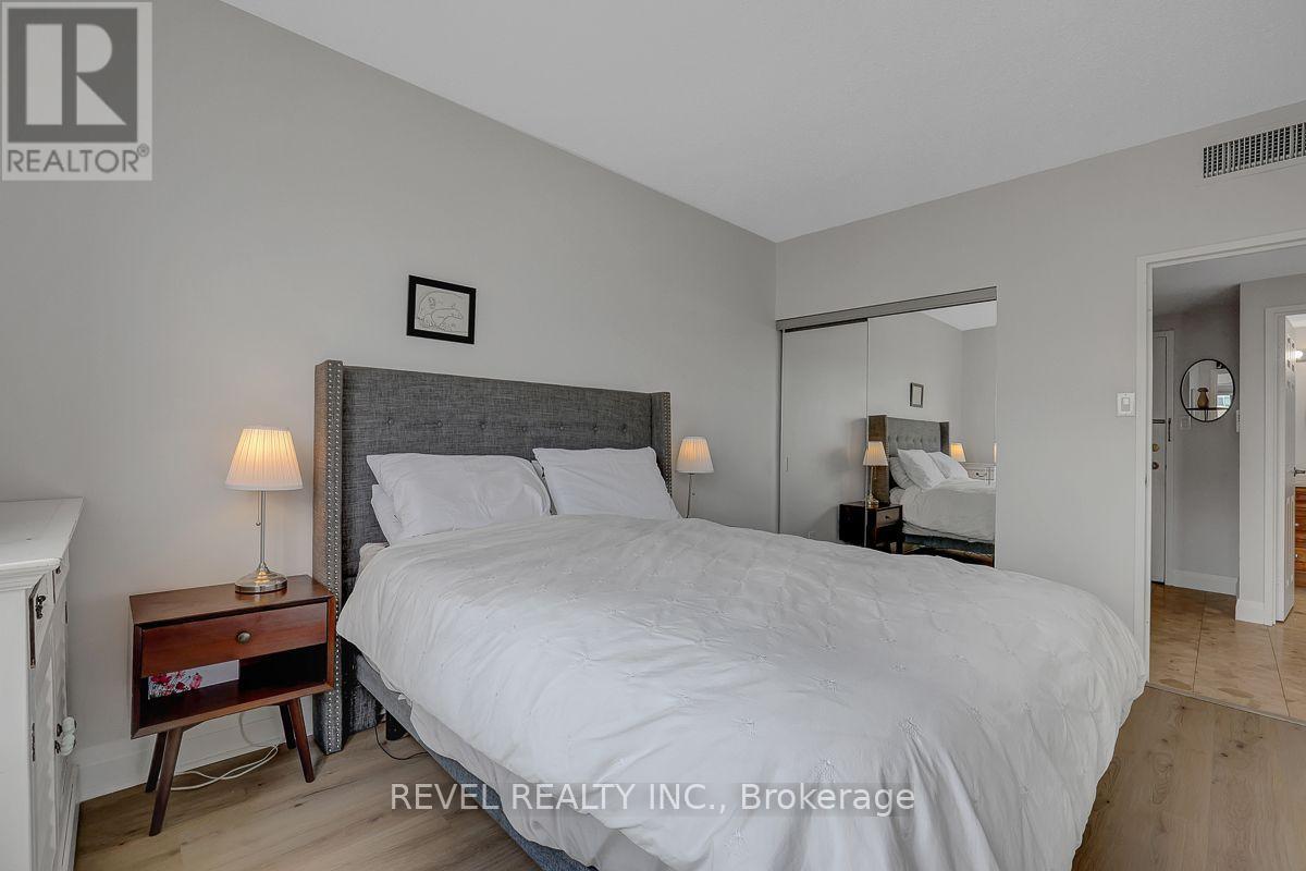 2003 - 556 LAURIER AVENUE W Unit: 2003