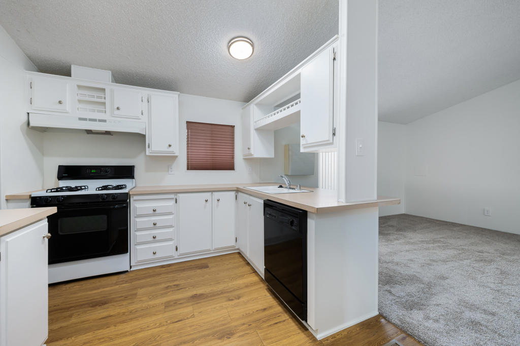 81641 Avenue 48 Street 76