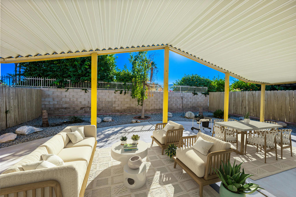 81641 Avenue 48 Street 76