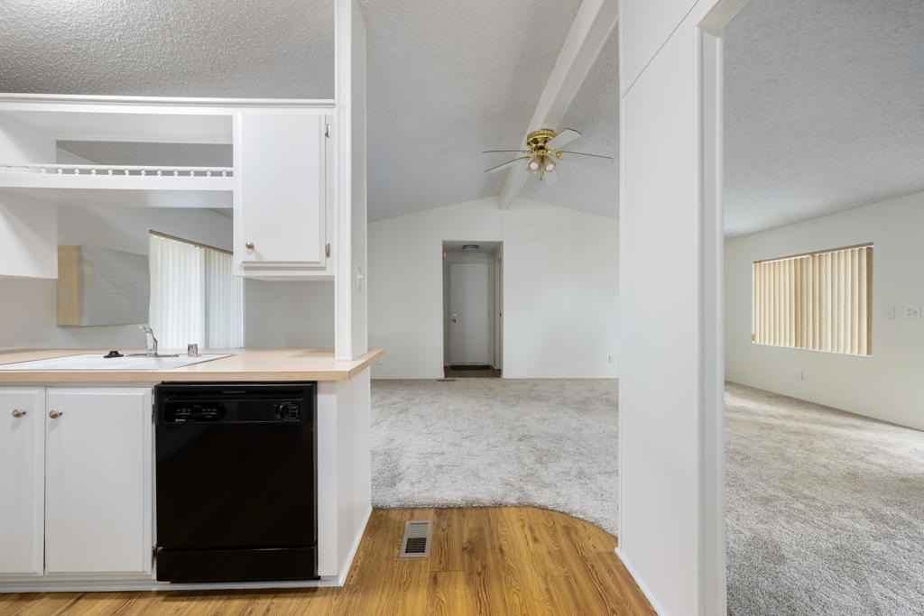 81641 Avenue 48 Street 76