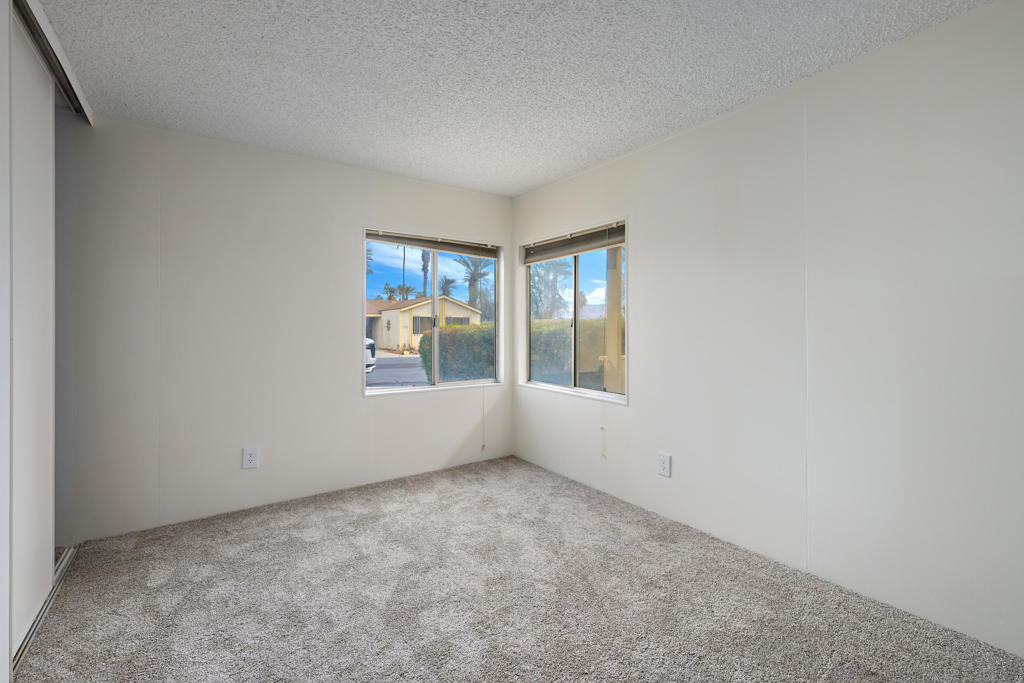 81641 Avenue 48 Street 76