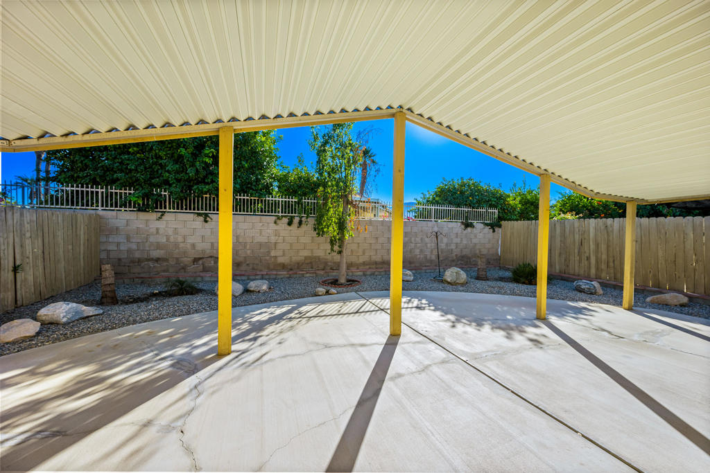 81641 Avenue 48 Street 76