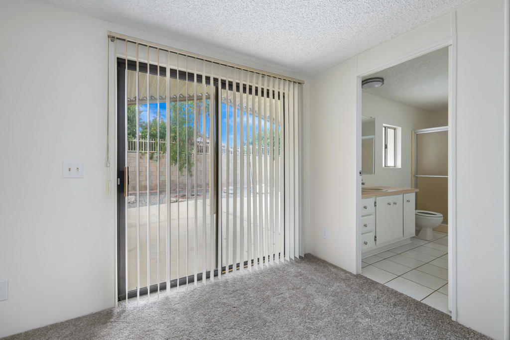 81641 Avenue 48 Street 76