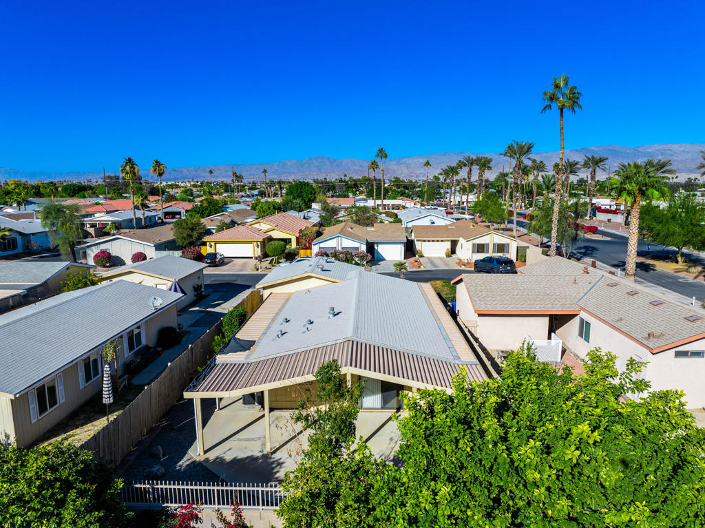 81641 Avenue 48 Street 76