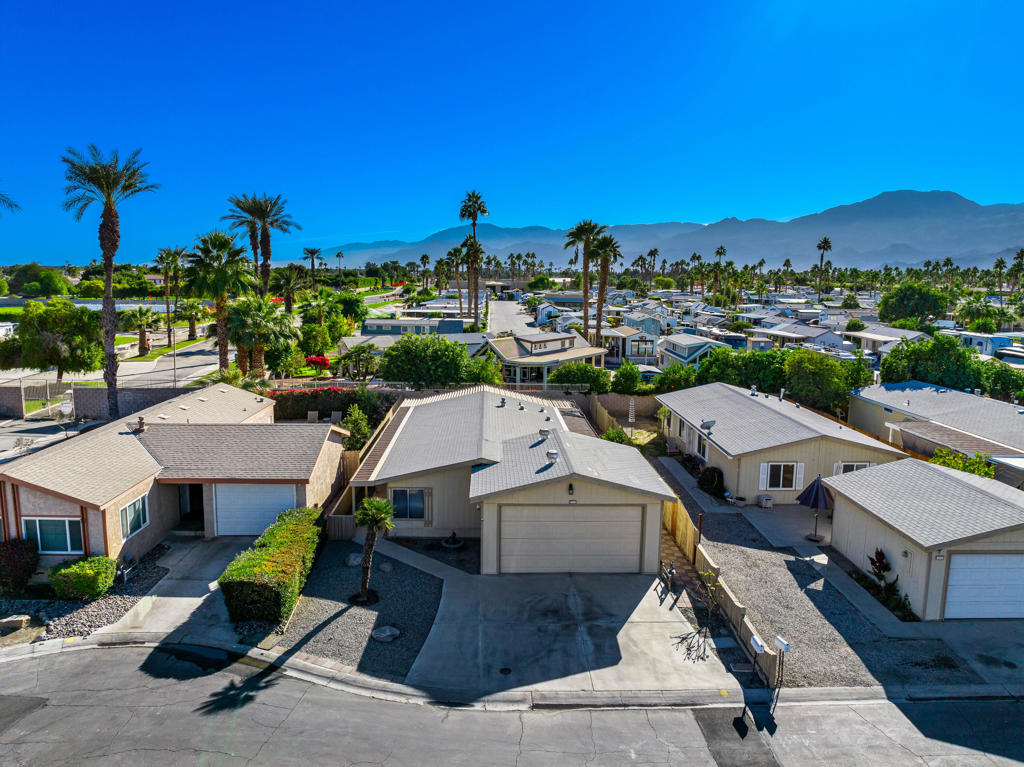 81641 Avenue 48 Street 76