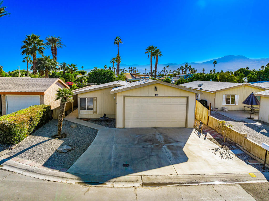 81641 Avenue 48 Street 76