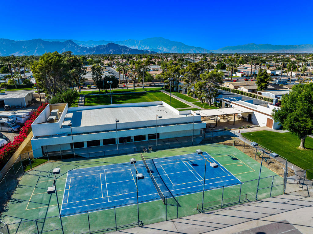 81641 Avenue 48 Street 76