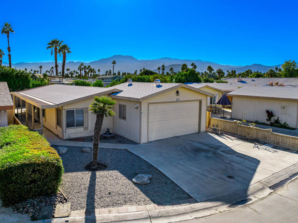 81641 Avenue 48 Street 76