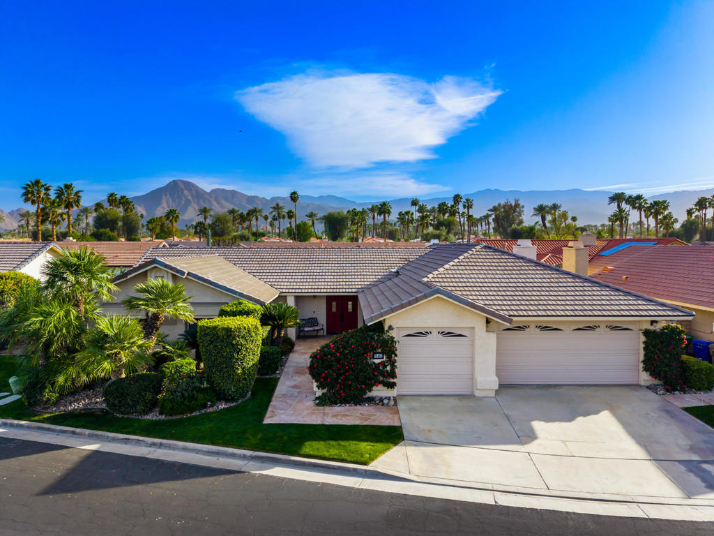 75451 La Cresta Drive