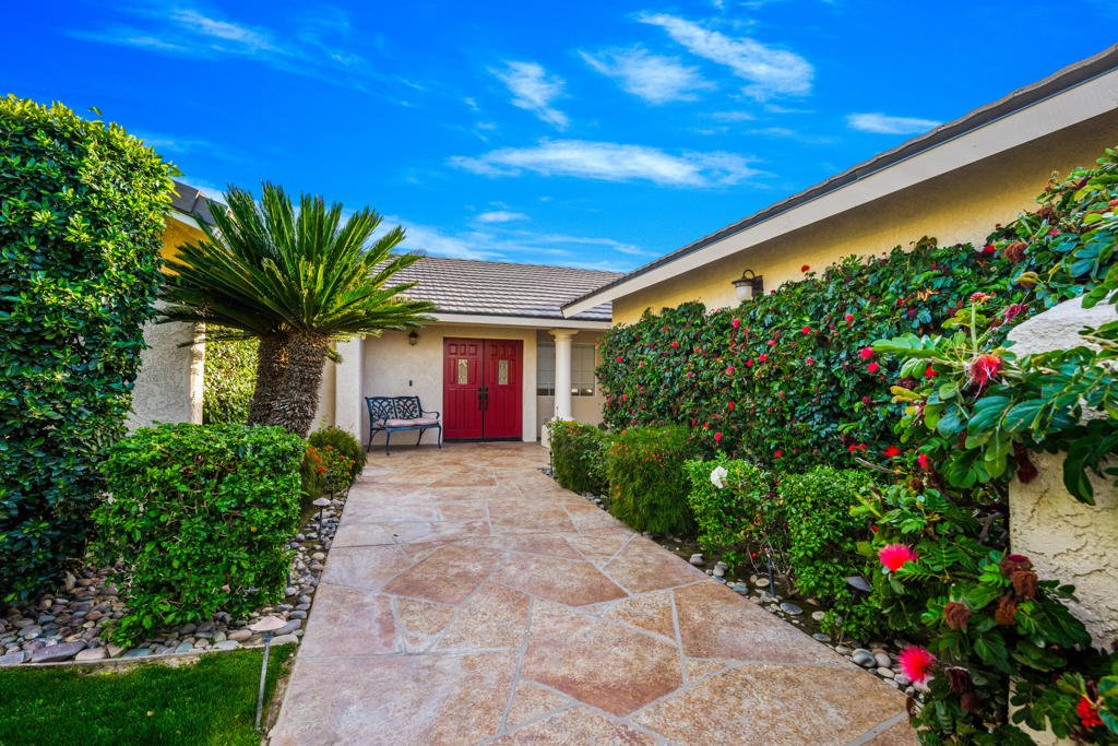 75451 La Cresta Drive