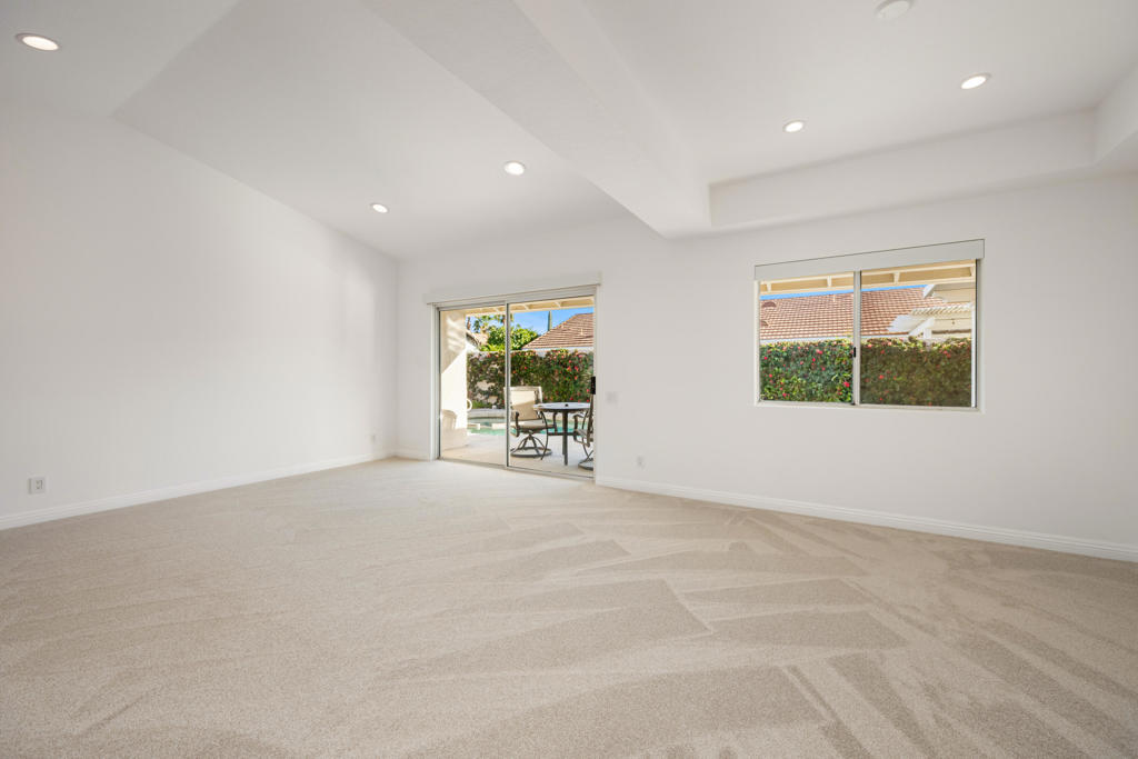 75451 La Cresta Drive