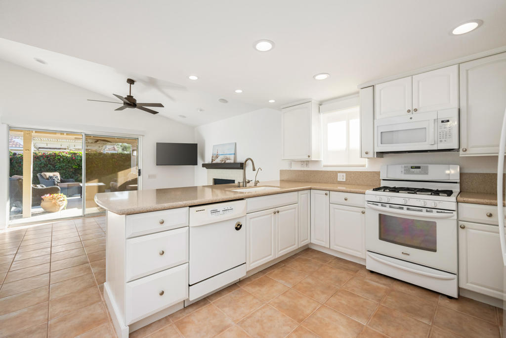 75451 La Cresta Drive