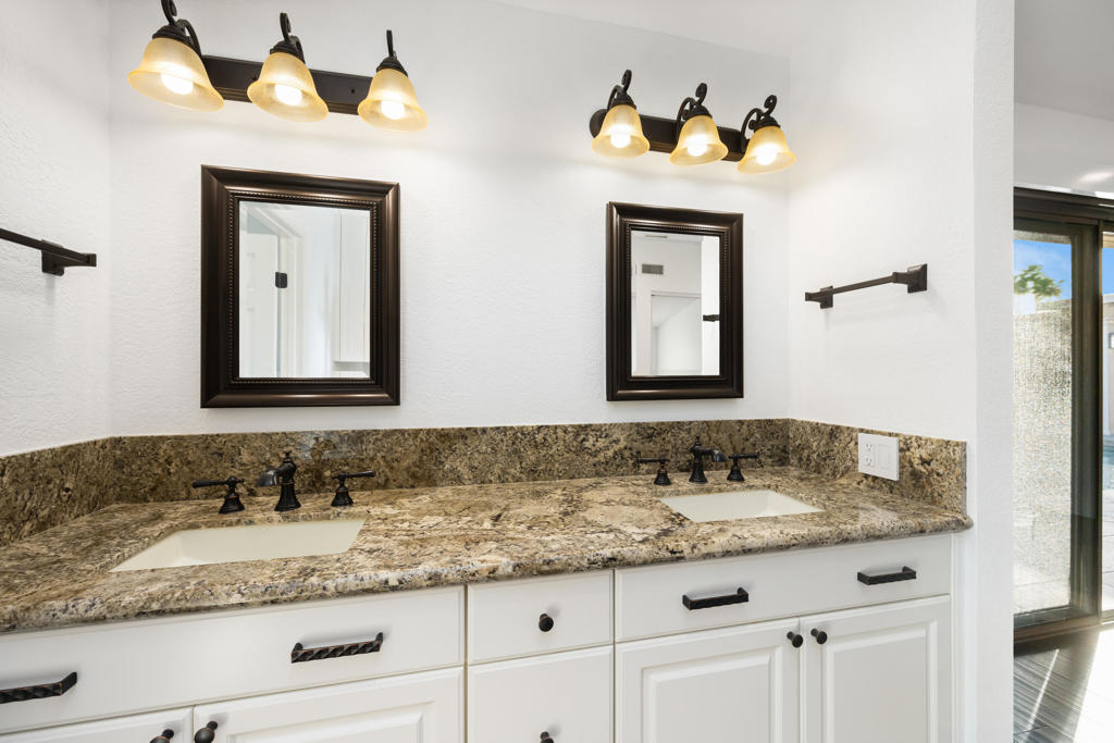 75451 La Cresta Drive