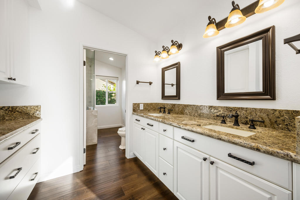 75451 La Cresta Drive