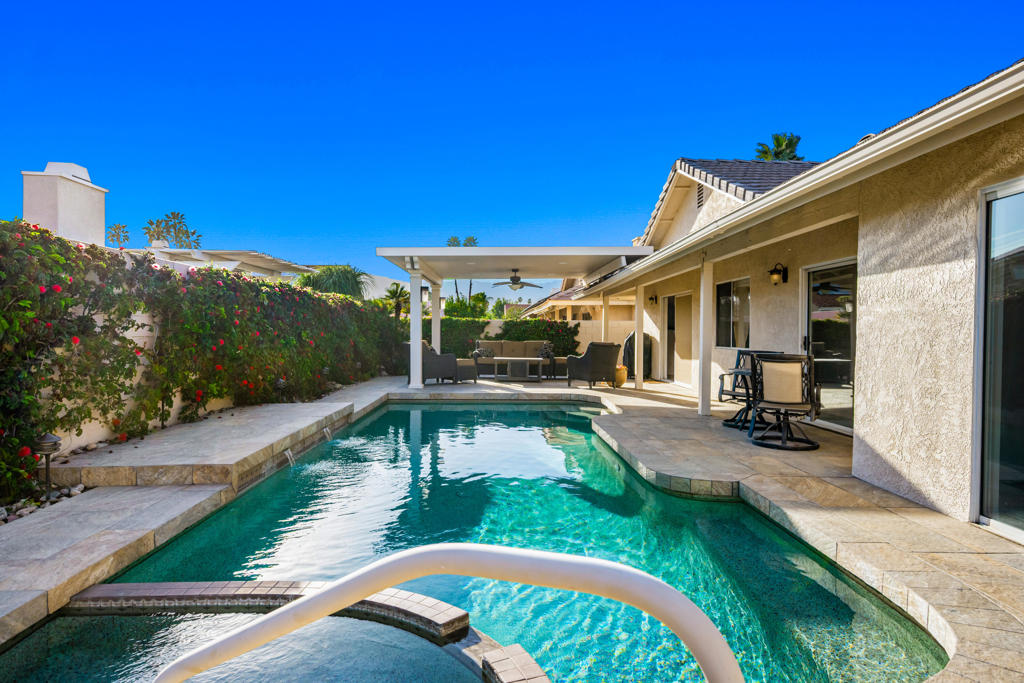 75451 La Cresta Drive