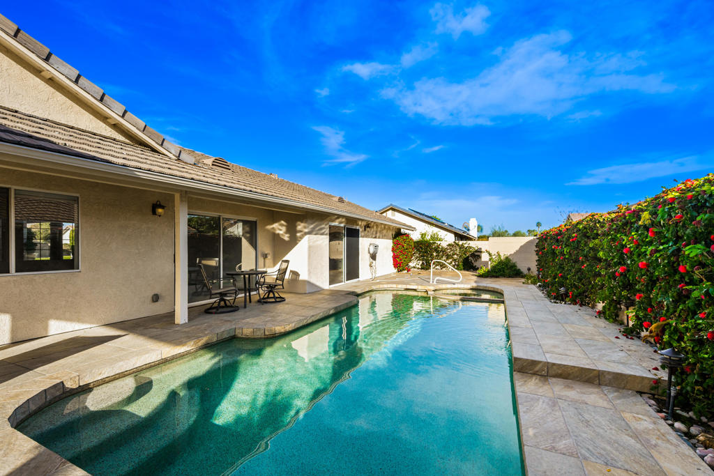 75451 La Cresta Drive