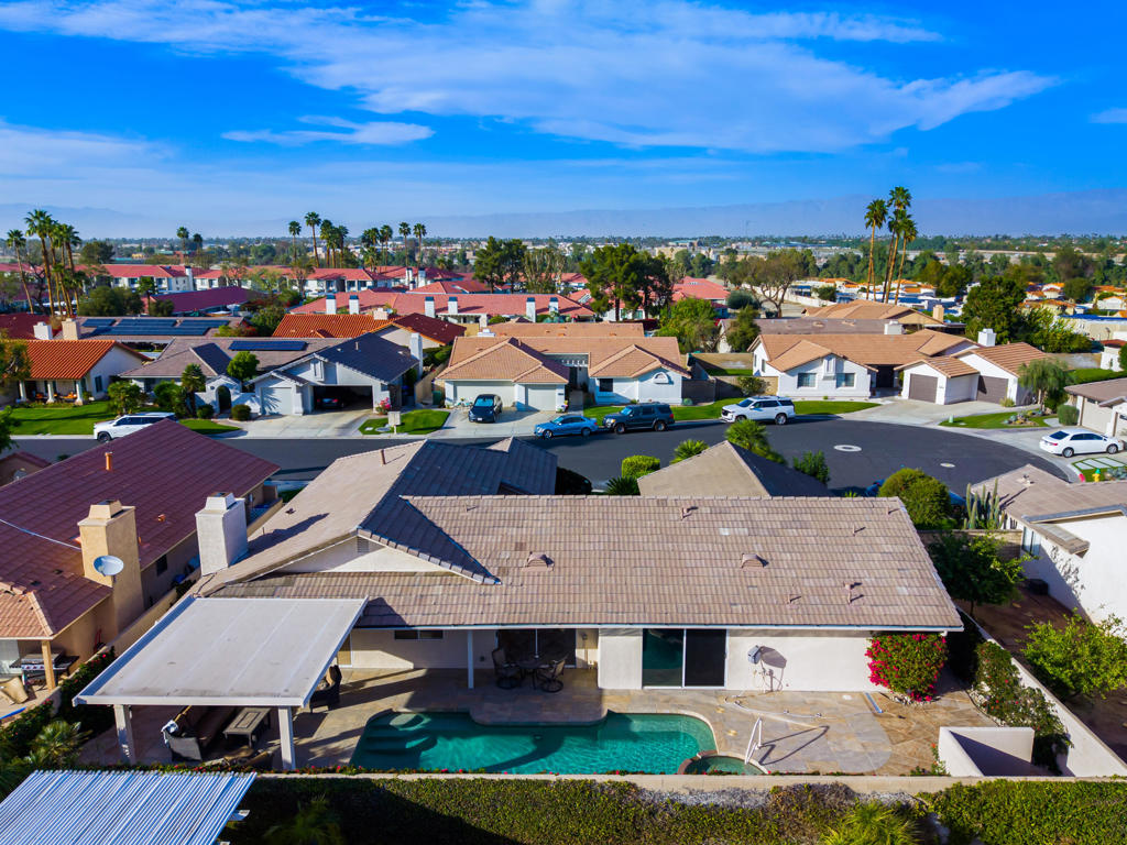 75451 La Cresta Drive