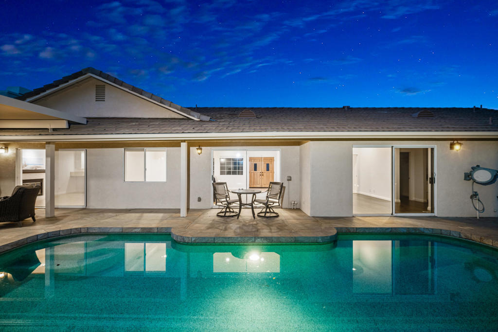 75451 La Cresta Drive