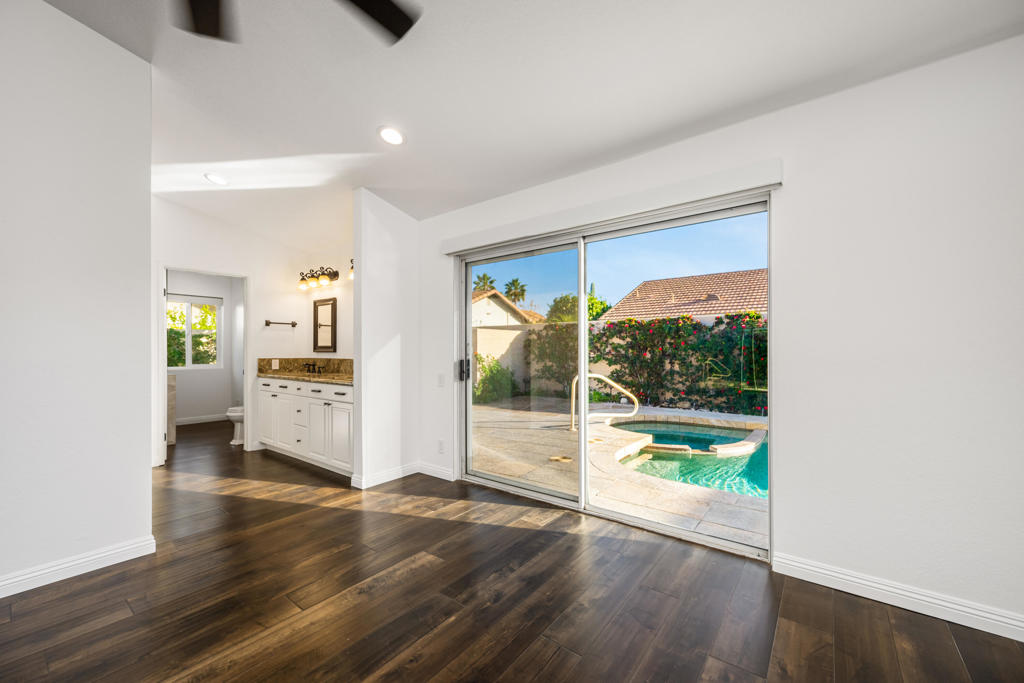 75451 La Cresta Drive