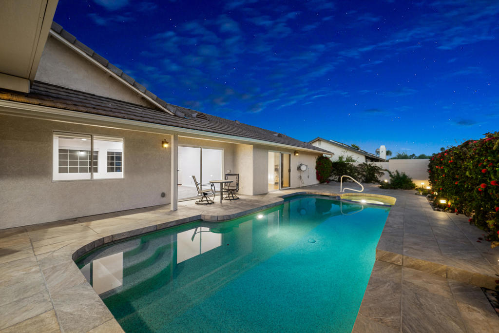 75451 La Cresta Drive