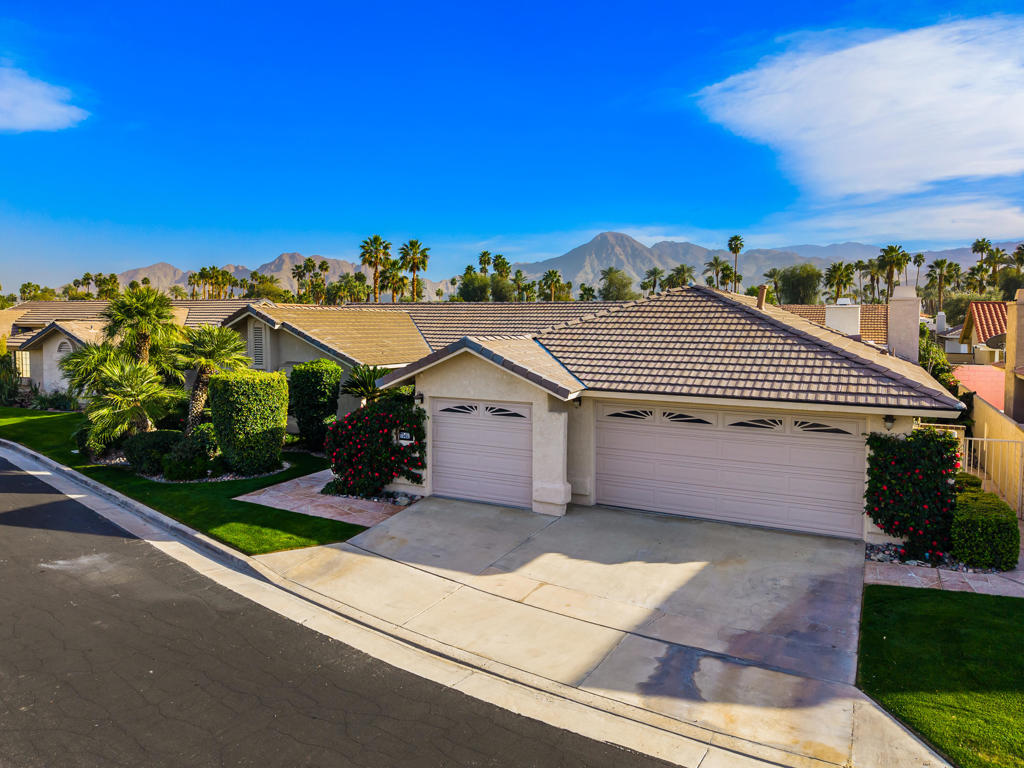 75451 La Cresta Drive